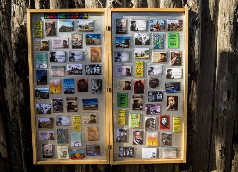 Restos de Pablo Neruda descansan por fin en Isla Negra