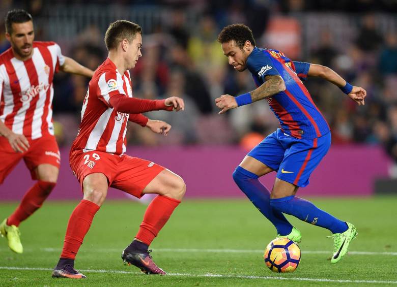Neymar guió al Barcelona en su goleada al Sporting