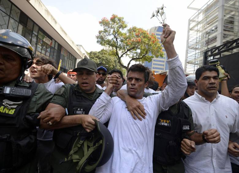 López está acusado de los delitos de instigación pública, agavillamiento (asociación para delinquir), daños a la propiedad e incendio. FOTO ARCHIVO AFP