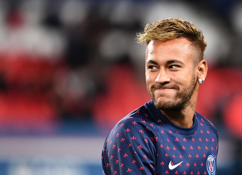 El astro brasileño del París Saint-Germain, Neymar, ocupa el cuarto lugar en el listado de Forbes con 95,5 millones de dólares. FOTO AFP