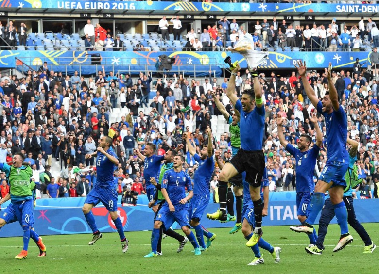 Italia eliminó a España, vigente campeón, en los octavos de final de la Euro. FOTO AFP