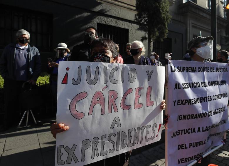 Manifestaciones a las afueras de la Suprema Corte de Justicia de México. FOTO EFE