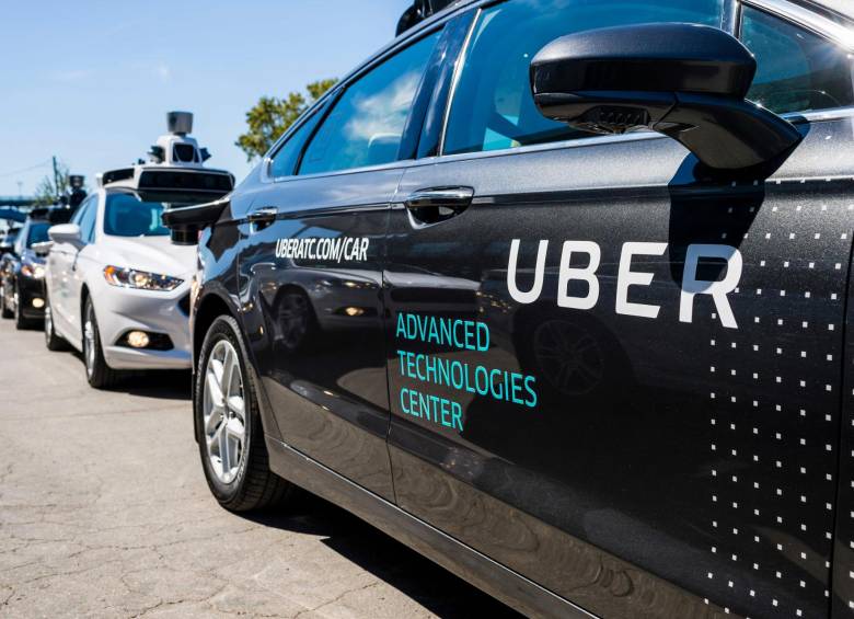 Modelos de piloto automático de Uber es presentado en el Centro de Tecnologías avanzadas de Uber en Pittsburgh, Pennsylvania. Toyota inyectará unos US$ 500 millones a Uber como parte de un acuerdo para trabajar juntos en la producción masiva de vehículos autónomos. Foto: Agencia AFP