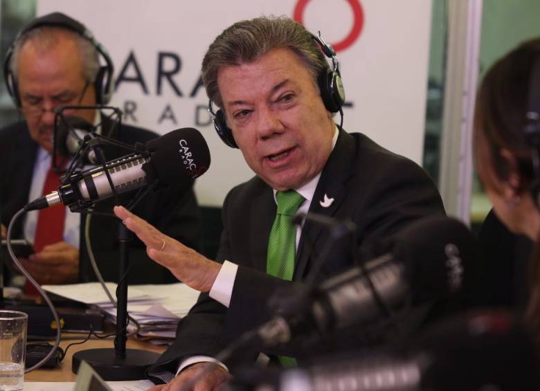 El presidente de la República, Juan Manuel Santos, estuvo este miércoles en entrevista con Caracol Radio. FOTO COLPRENSA