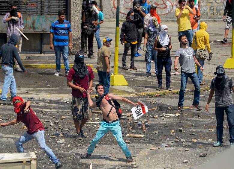 Marcha opositora en Caracas termina en fuertes disturbios