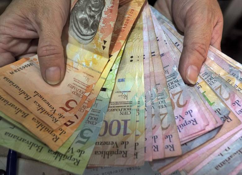 Con esta medida el Gobierno venezolano busca garantizar el cumplimento de los compromisos y evitar caer en default”, aseveró. FOTO AFP