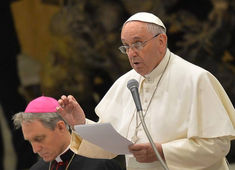 El Papa Francisco hizo las declaraciones tras lo hechos que se han presentado por las protestas contra las caricaturas de Mahoma. FOTO AFP. 