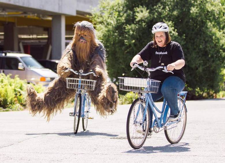 Así premió Mark Zuckerberg a la mujer Chewbacca
