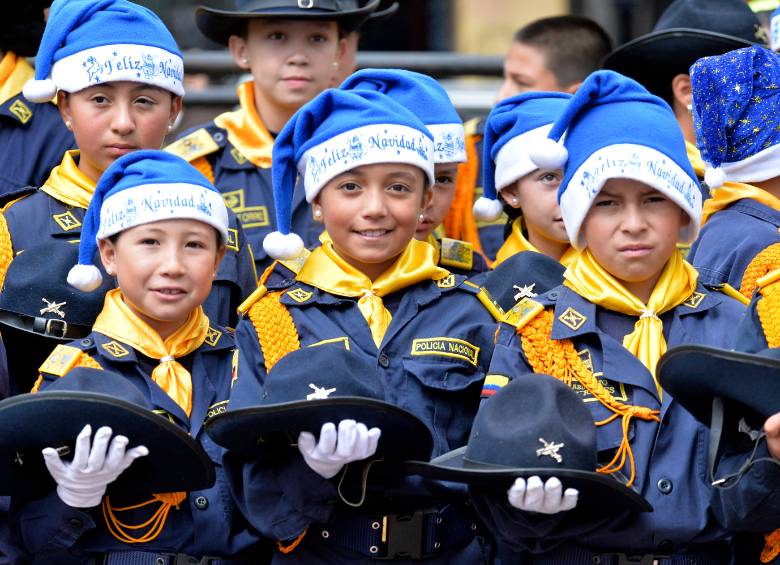 El presidente Santos instó a los padres a no descuidar a sus hijos. FOTO Ministerio de Defensa