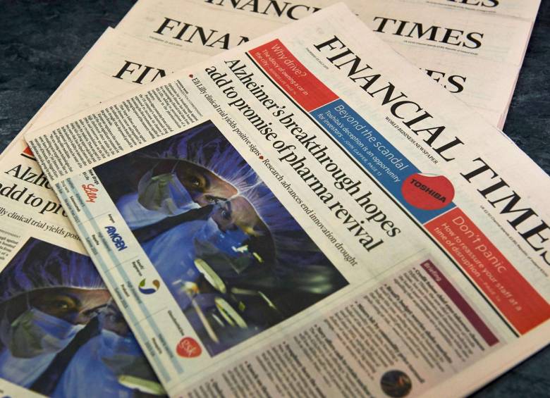 El Financial Times salió a la venta por primera vez en 1888 y tiene una circulación conjunta entre el impreso y su versión digital de 720.000 ejemplares. FOTO AFP