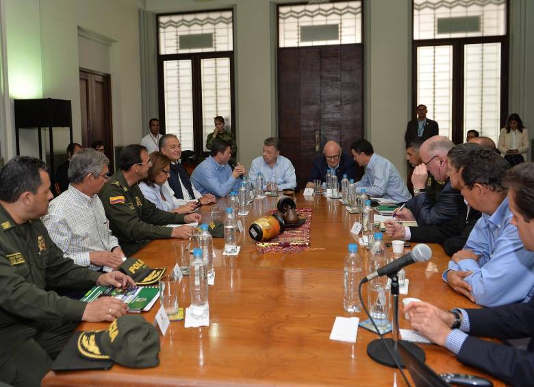 El presidente Juan Manuel Santos encabezó este jueves, en Medellín, la reunión previa al lanzamiento del Plan Piloto de Intervención de Puntos Calientes del Crimen en la capital antioqueña. FOTO CORTESÍA
