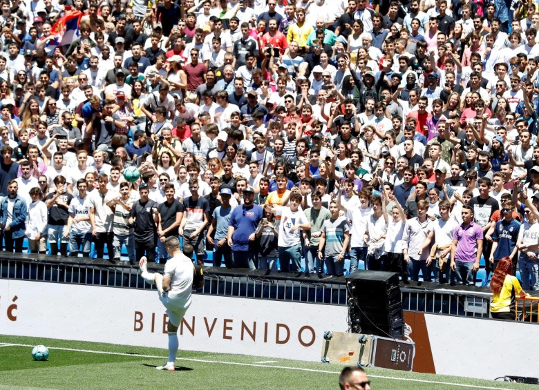 Real Madrid presenta a Jovic: “Me gustaría ganar la Champions” 