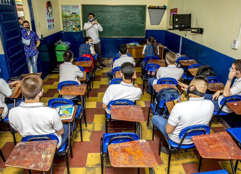 Algunas instituciones ya han comenzado su alternancia. El colegio Tomás Carrasquilla, en Buenos Aires, inició en septiembre. FOTO JUAN ANTONIO SÁNCHEZ