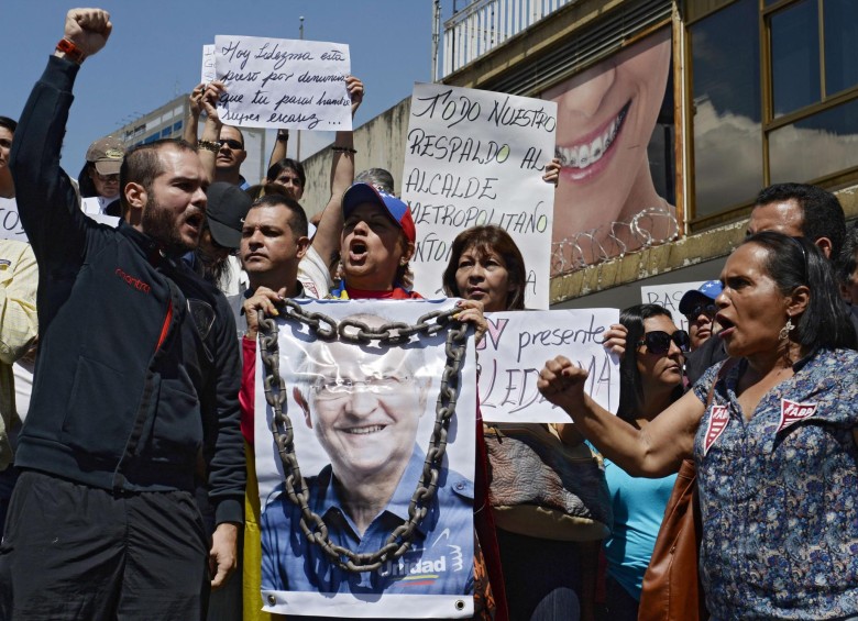 Opositores reclaman la libertad de Ledezma y López a quienes consideran presos políticos. FOTO AFP. 