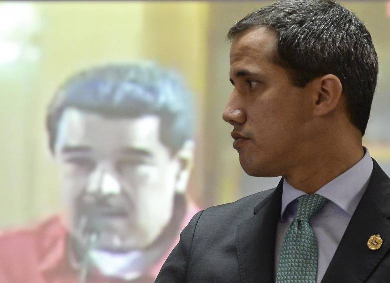Nicolás Maduro y Juan Guaidó. FOTO: AFP