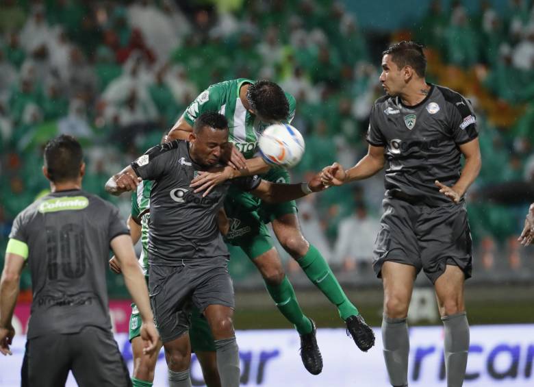 El duelo resultó intenso de principio a fin. Nacional buscó por todos los medios el gol, pero no alcanzó. Ahora deberá ratificar la clasificación en Ditaires con nuevo técnico. FOTO Robinson Sáenz 