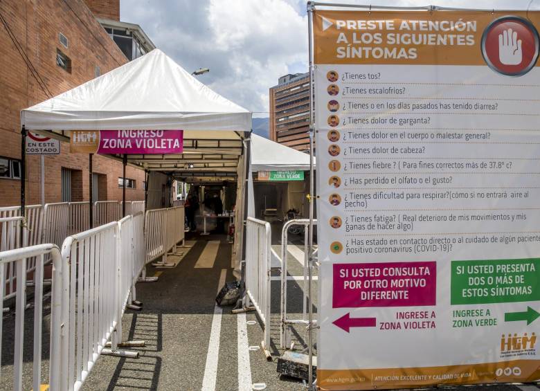 En el Hospital General se adoptó un protocolo externo a la zona de urgencias para que pacientes sospechosos de covid no tengan contacto con otras patologías. FOTO Juan antonio sánchez