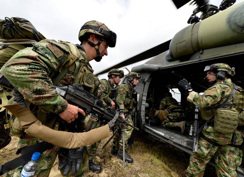 El comandante de las Fuerzas Militares, general Juan Pablo Rodríguez, ordenó a través de un documento interno el acuartelamiento y alistamiento de las tropas en primer grado. FOTO COLPRENSA