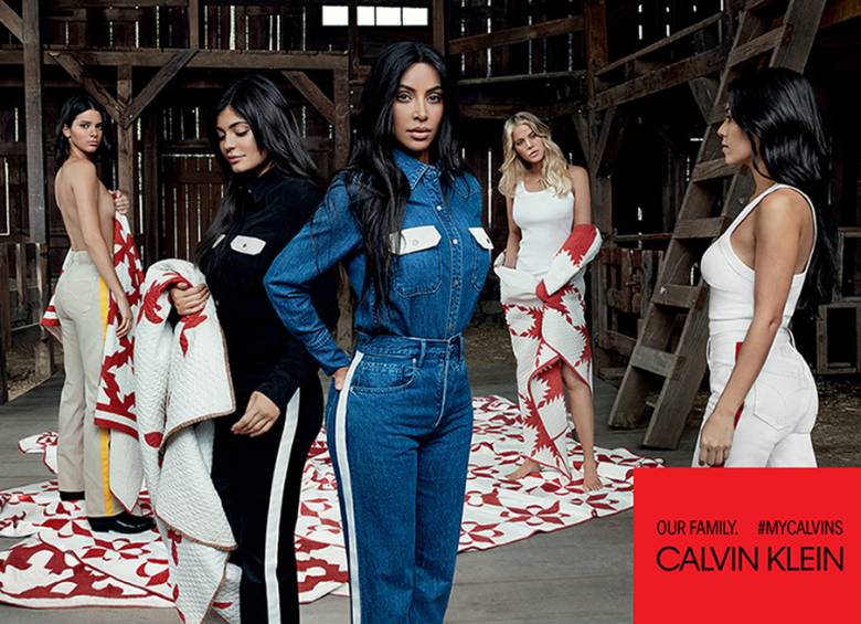 Las rarezas de la foto de las Kardashian posando para Calvin Klein