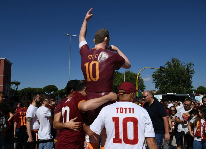 Totti es un ídolo en Roma. FOTO AFP