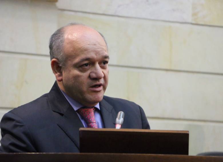 Con 49 votos a favor, frente a 40 de John Jairo Morales, fue elegido José Fernando Reyes como magistrado. FOTO Prensa Senado