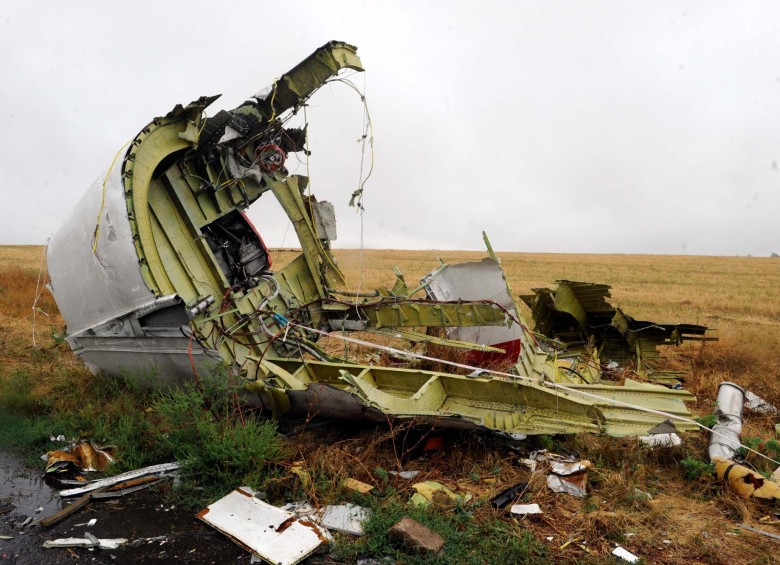 El Equipo de Investigación Conjunta (JIT) responsabilizó este miércoles a tres funcionarios rusos y a un ucraniano por estar involucrados en el derribo del avión de Malaysia Airlines MH17. Foto: AFP