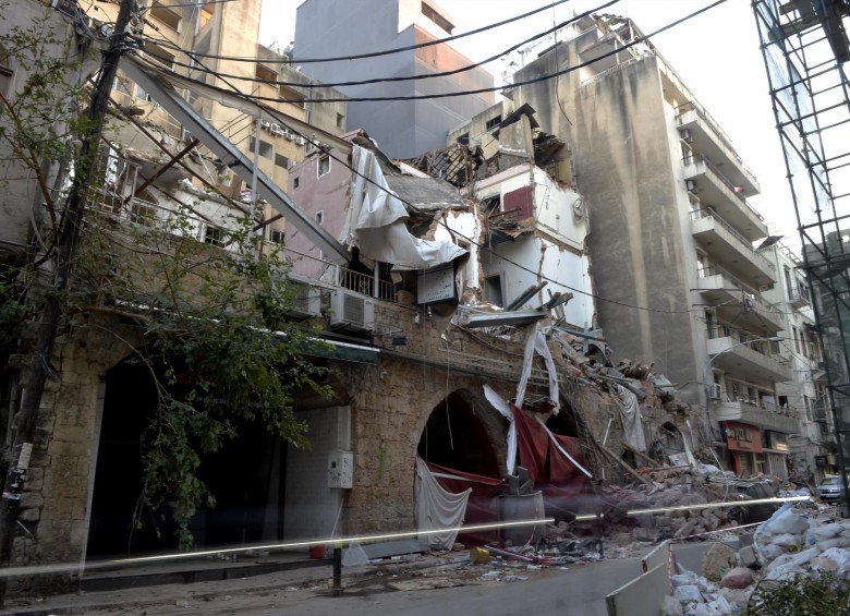 Este viernes fueron halladas nuevas víctimas en la denominada “zona cero” de Beirut. FOTO EFE