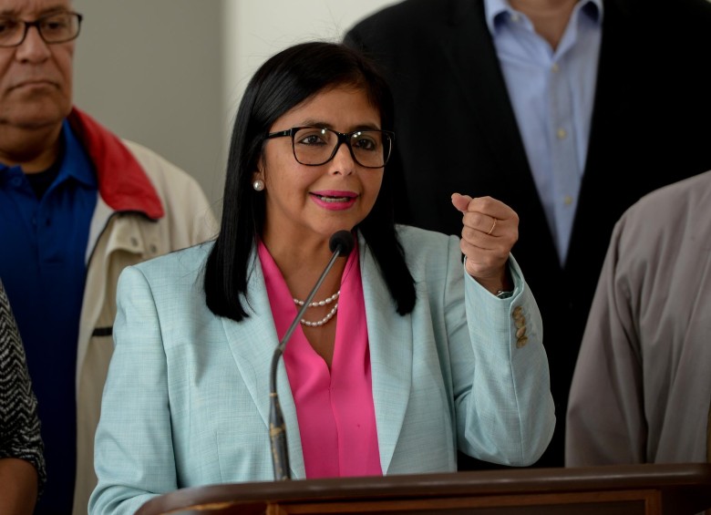 Delcy Rodríguez, quien preside la Asamblea Nacional Constituyente, aseguró que tanto Brasil como Canadá han incurrido en “vulgar intromisión en los asuntos internos de Venezuela”. FOTO AFP