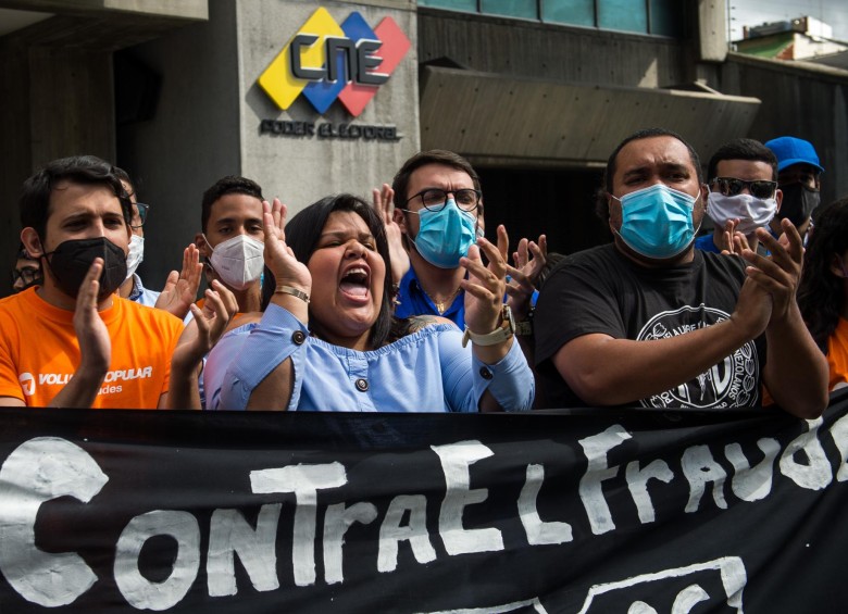 La oposición de Venezuela considera que las elecciones legislativas de este domingo seis de diciembre son un fraude. FOTO AFP