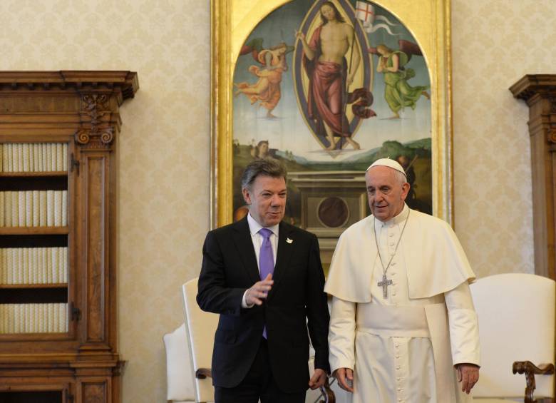 La paz y el medio ambiente fueron los temas tratados por Santos y el Papa durante el encuentro. FOTO presidencia de la república