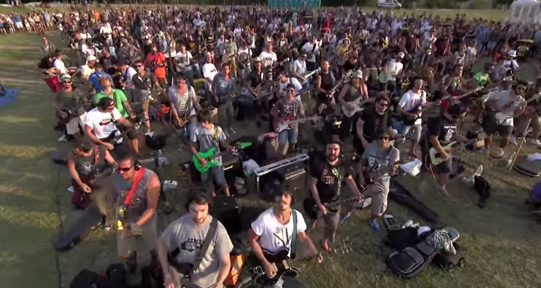 El tema se hizo viral, luego de que el video de los 1000 músicos alcanzara millones de reproducciones.