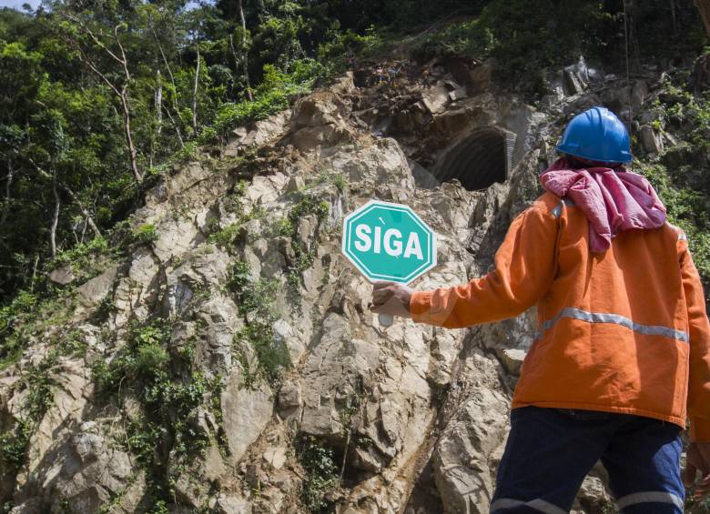 Nueva vía a Puerto Valdivia: 38 km, 10 túneles y 68 puentes