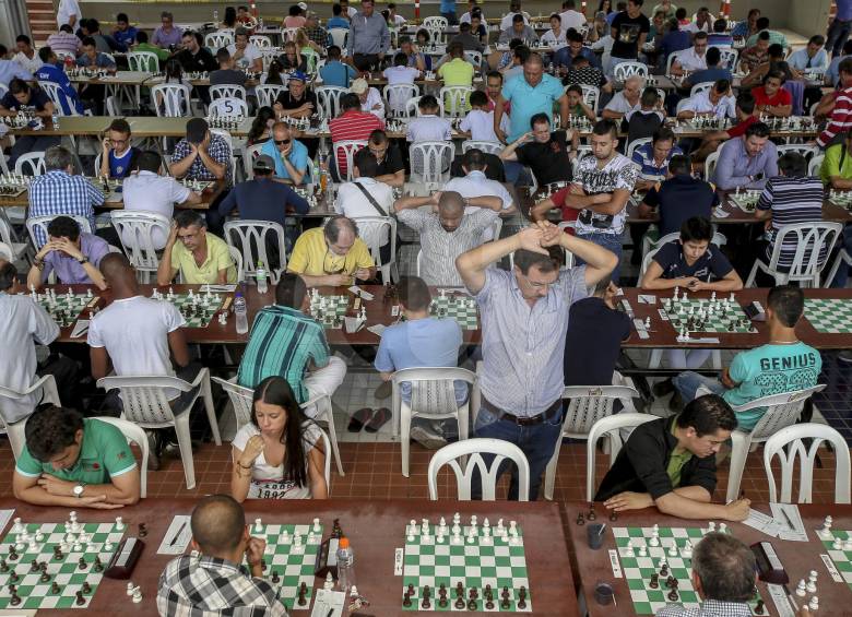 El ajedrez inicia el fin de semana con un evento masivo de ciudad, organizado por la Liga y Comfama. FOTO robinson sáenz