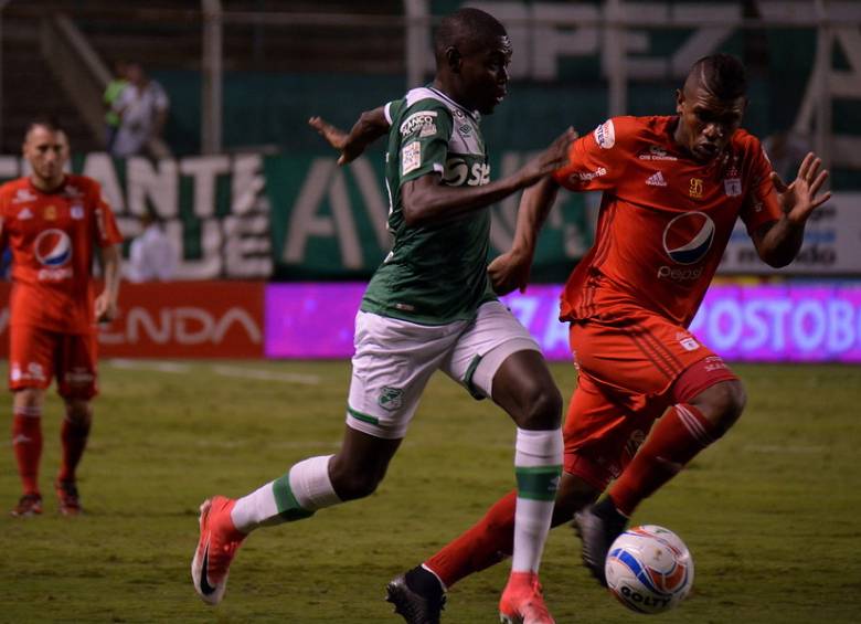 Cali y América se enfrentaron en el estadio Palmaseca. FOTO EL PAÍS - COLPRENSA