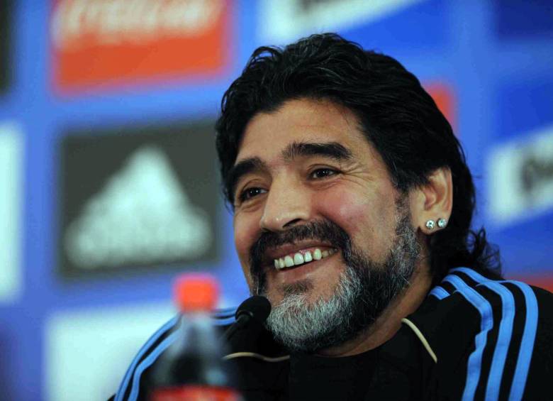 Maradona ha sido invitado por segundo año consecutivo por la Federación Marroquí de Fútbol para participar el próximo 6 de noviembre en un partido entre viejas glorias africanas y del resto del mundo. FOTO Archivo AP
