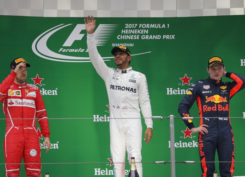 Hamilton 1, Vettel 2 y Verstappen 3. FOTO EFE