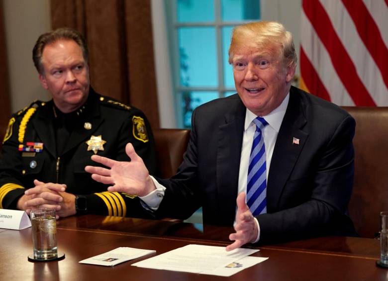Donald Trump, quien se reunió ayer con alguaciles de California, no habló del tema. FOTO reuters