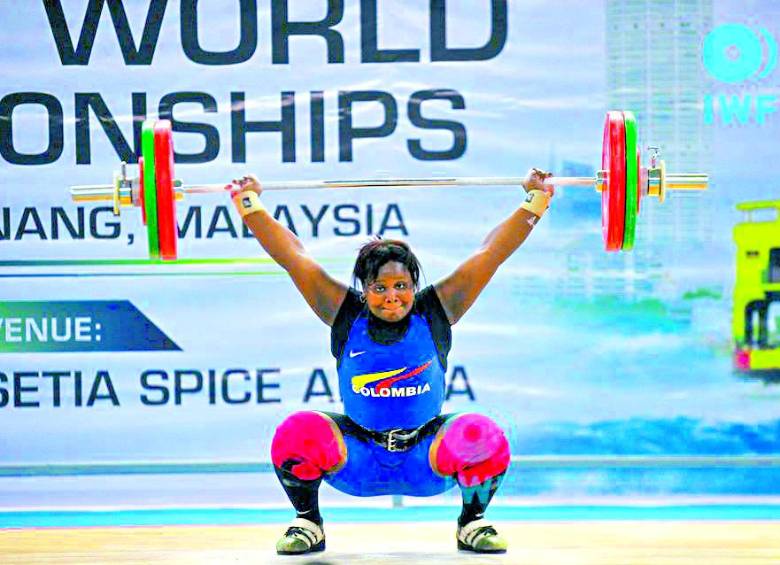 La antioqueña Anlly Paola Chaverra tuvo su primera experiencia en mundiales. Lo hizo en la máxima división, en la que las rivales superan por peso corporal a las colombianas. FOTO cortesía IWF