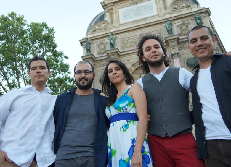 Carlos Andrés (izquierda) y el resto de los integrantes de Hatogrande, todos oriundos de Girardota. FOTO cortesía