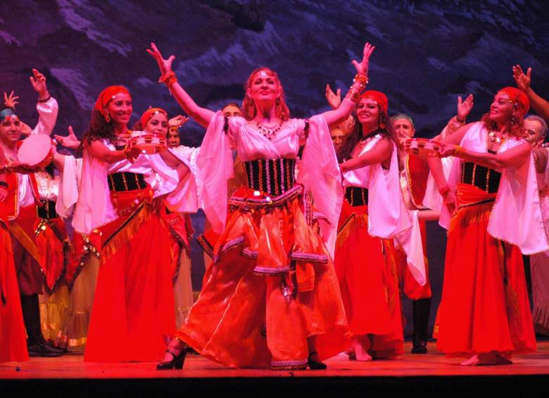 La Leyenda del beso se presenta hoy y mañana viernes a las 8:00 p.m en el Teatro Pablo Tobón Uribe, que ha acogido el espectáculo mientras se reabre el Metropolitano. FOTO cortesía prolírica
