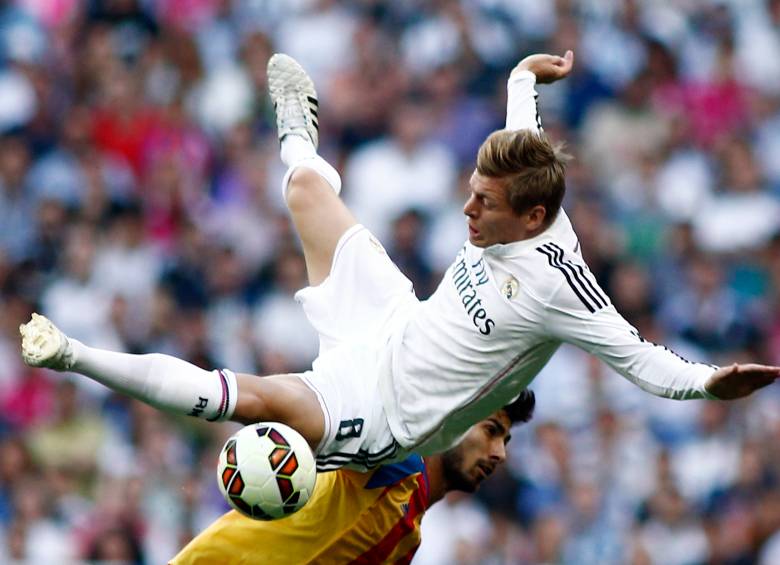 Toni Kroos, centrocampista internacional alemán del Real Madrid, se sometió en la mañana de este domingo, a unas pruebas médicas. FOTO AP
