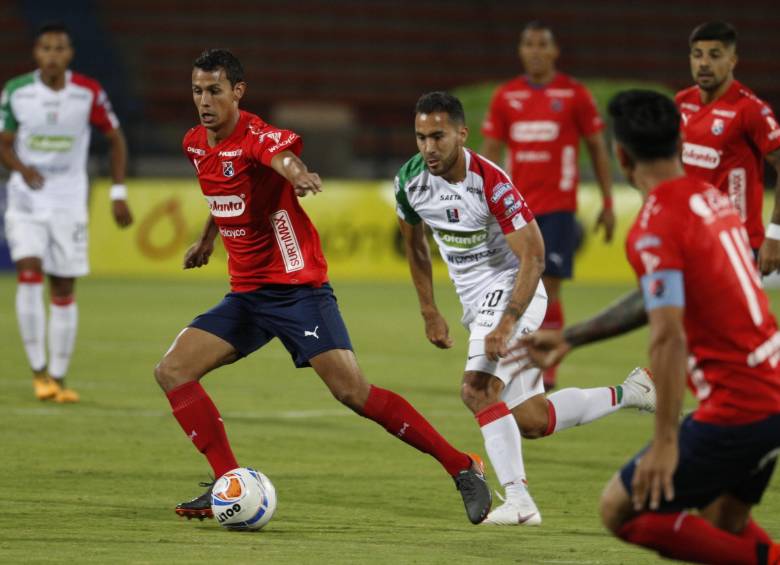 Andrés Ricaurte durante un partido de ndependiente Medellín (DIM) vs Once Caldas en el estadio Atanasio Girardot. FOTO Jaime Pérez Munévar