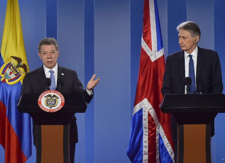 Tras una reunión con el presidente de Transparencia Internacional, José Ugaz, el presidente Juan Manuel Santos afirmó que pedirá a los ministros publicar declaraciones de renta. FOTO CORTESÍA