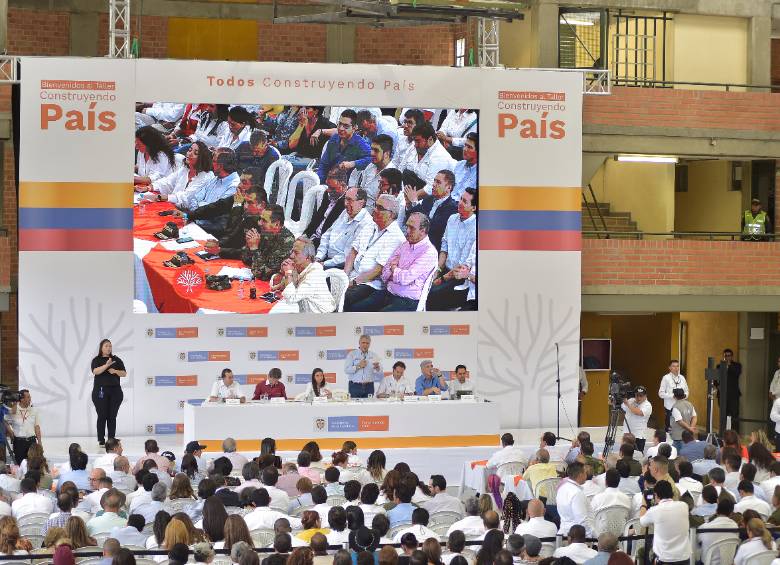 El taller Construyendo País se realizó este sábado en el Inem José Félix de Restrepo. FOTO: PRESIDENCIA
