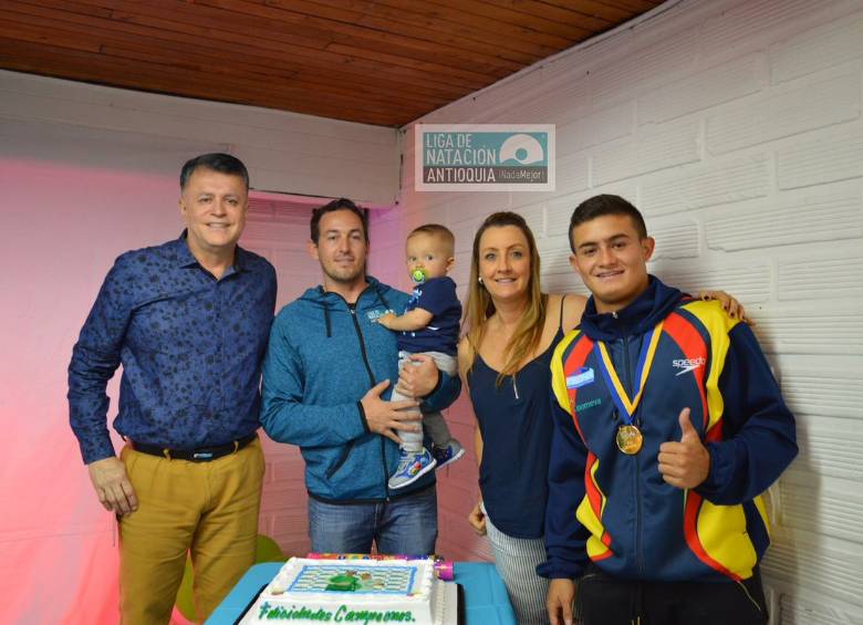La Liga de Antioquia realizó una ceremonia especial por la medalla en el Mundial. Foto cortesía liga antioquia