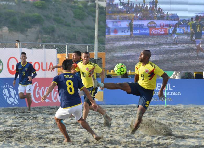 A diferencia del fútbol de césped, en el de playa los partidos se juegan a 3 tiempos de 12 minutos cada uno. FOTO Colprensa