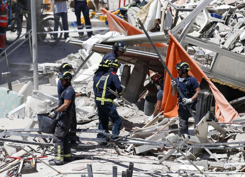El derrumbe se presentó en un edificio de la calle Valle Menéndez, en el muncipio de Arona, de la isla de Tenerife. FOTO REUTERS