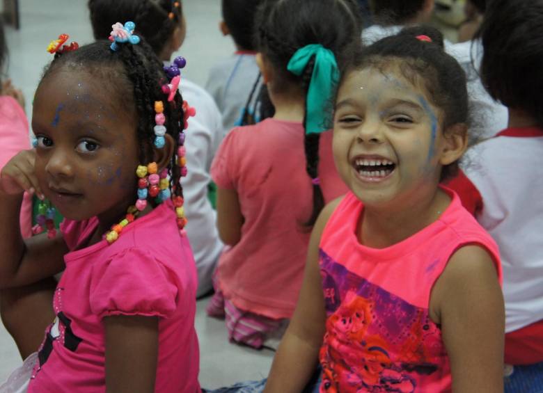 Las organizaciones sociales aportan su trabajo para mejorar las condiciones de niños y adolescentes en vulnerabilidad. FOTOs cortesía fundaciones ximena rico, Las golondrinas y dame la mano 