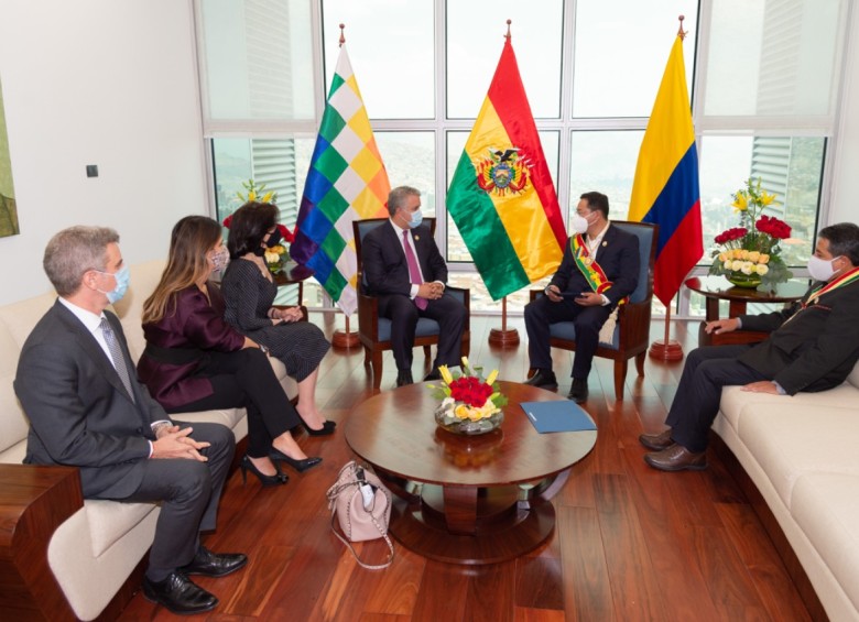 Luis Arce asumió este domingo como nuevo presidente de Bolivia y tuvo una reunión con su homólogo colombiano Iván Duque. FOTO Cortesía Presidencia