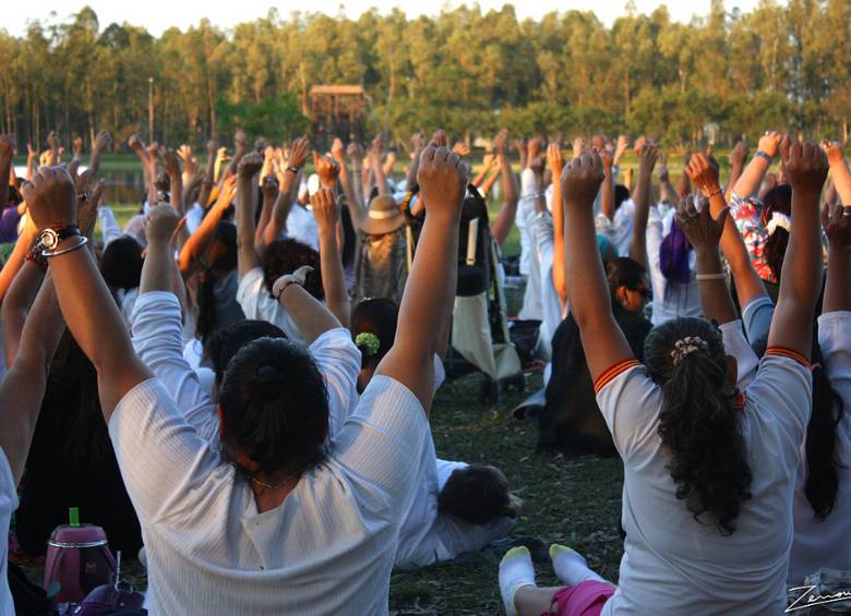 La campaña #ApagaTuEnojo es la forma en la que Colombia se une al Tour Brethe (respirar), el evento que enseña a las personas a respirar de forma consciente. Foto Suministrada por Vera Ikona